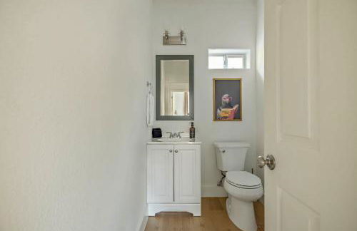 The Backyard Bliss - 4BR Heated Pool & Ping Pong - Foto 18