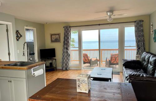 Cozy LAKE ONTARIO WATERFRONT Breathtaking Views! - Foto 11