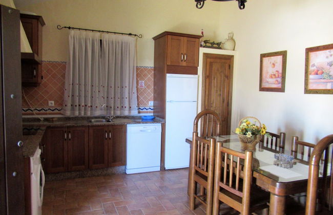 Chalet Huerta 1 con piscina y paddle - Photo 9