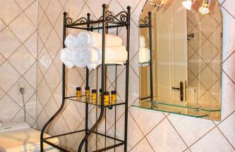 Dual House In Methydrio - Photo 2