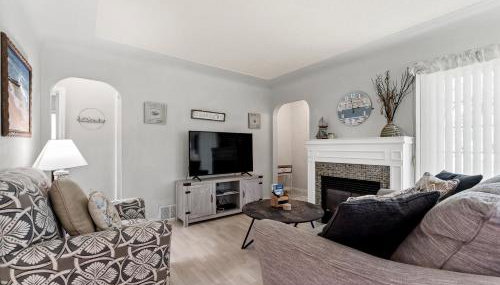 Peaceful Pastel - Cheerful Cottage Close to Pere Marquette and Muskegon Lake - Pet Friendly - Foto 5