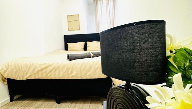 Elegant 5BR Home Ideal for Families - Foto 2, Habitación