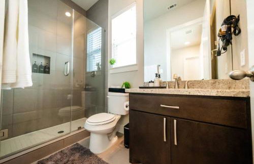 Downtown Escape - Backyard, Game room and Free Parking - Foto 27