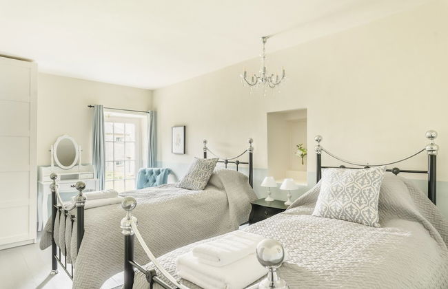 Healey Hall - Photo 11