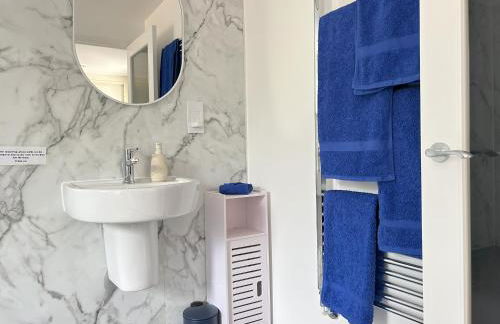 Private Garden Retreat 2BR Modern Comfort - Foto 42