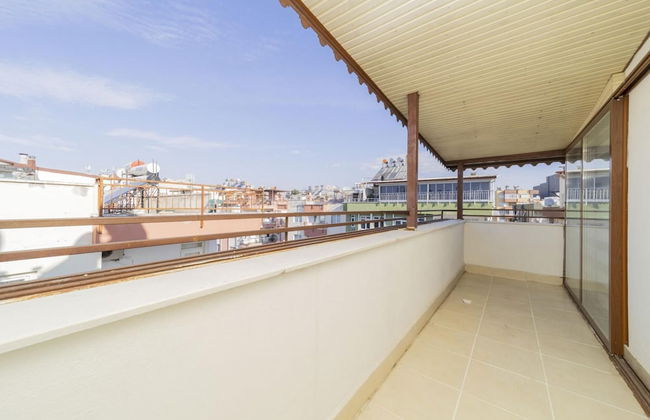 Capacious Flat With Terrace in Central Muratpasa - Photo 12