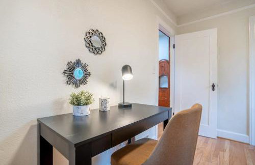 Burien's 3-BR Middle Unit Retreat with Deck BBQ - Foto 26