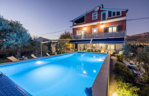 Holiday house with a swimming pool Opuzen, Neretva Delta - Usce Neretve - 8818 - Foto 1