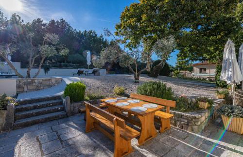 Villa Viktor, a wonderful rustic villa close to the beach - Foto 19