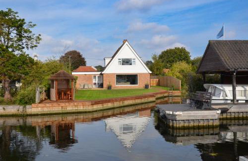 Coots - beautiful property in the heart of Wroxham sits on the waterside - Photo 24
