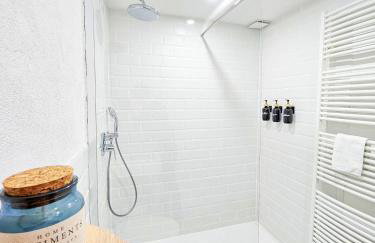 Entire farmhouse for groups with 4 bedrooms near Rhine Falls & Zurich Airport - Foto 17