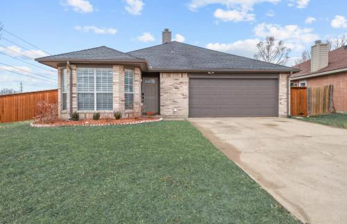 Modern Home Close to It All in DFW Texas! - Foto 38