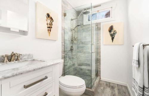 Amazing Southampton Home with Private Heated Pool - Foto 50