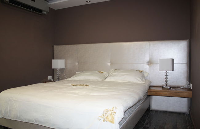 Rich Luxury Suites - Photo 31