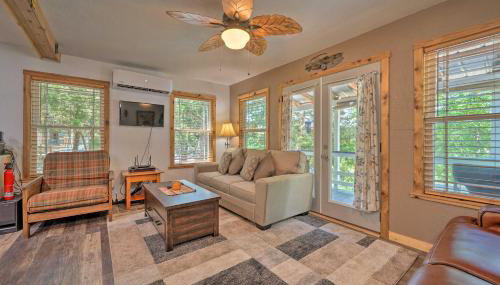 Waterfront Cottage in Fort Towson with 2 Decks! - Foto 5