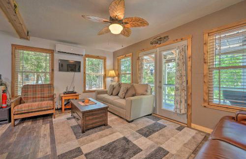 Waterfront Cottage in Fort Towson with 2 Decks! - Foto 5