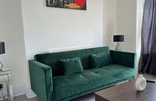 Captivating 2-bed Apartment in Newport - Foto 11