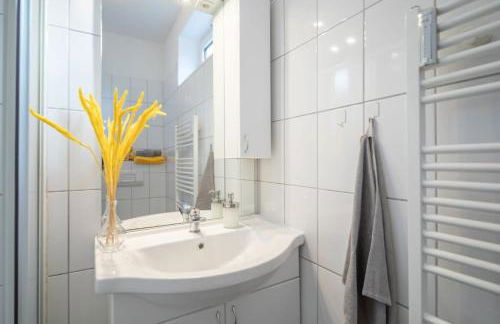 Beautiful 2 Bedroom Apartment incl Parking - Foto 24