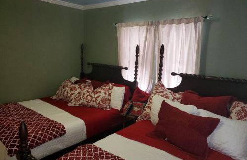 PRIVATE HOME Walk to Downtown CHERRY BLOSSOM COTTAGE Hot Tub SLEEPS UP TO 6 GUESTS - Foto 17