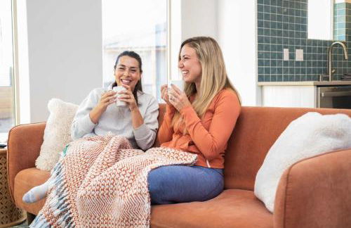 Timber & Tin D 2Bed 2Bath w Pool & Rooftop Deck - Foto 25