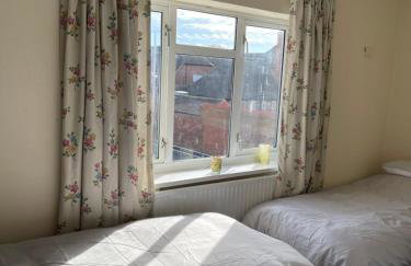 Spacious, Sleeps 18, 3 Bathrooms, Parking, Park, Mansfield - Foto 39