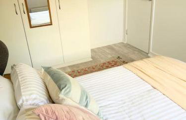 Artistic, Bright & Spacious 3 Bedroom Home - Foto 37