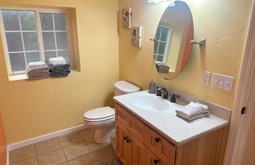 Medford Home And 2 Condos With Pool - Photo 24