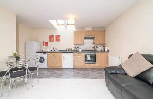 Lovely Two Bed detached house with Parking - Foto 4