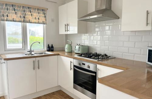 Hot Tub With A View - Christchurch Harbour - Photo 18