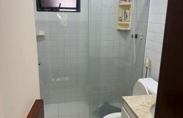 Flat Guarajuba - 3 quartos 2 andar à Beira Mar - pé areia - governança com arrumadeira e Wi Fi inclusos - Foto 19