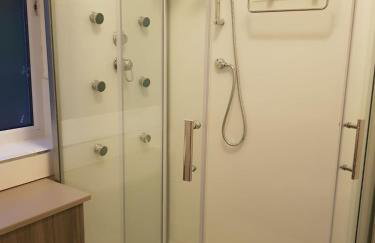 Hastings Retreat Rural barn conversions with Private Lake - Foto 13