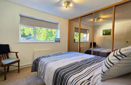 Delightful first floor two bed apartment five minutes walk from Dorking town centre - Foto 14
