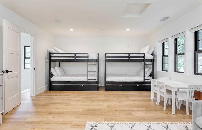 Luxury Retreat, 5mins to the Lake Game Room + Fire Pit Howlite by Avantstay - Foto 7