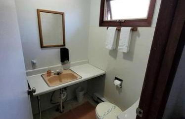 Amazing Cottage with Fire Pit and Fishing in Wellston, Michigan - Foto 21