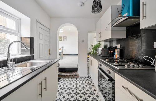 Modern Bletchley home with stylish decor - Foto 4