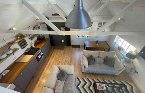 The Coach House - Photo 54