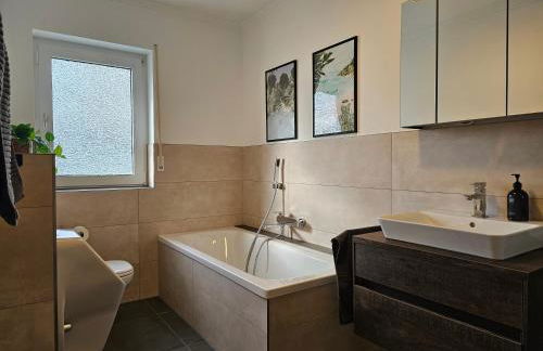 Ahorn - Balkon, Garage, BBQ, Switch&Beamer, Flexbetten, Zentral, 15min in Willingen - Foto 18