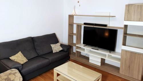 4F, Aire Acondic, 80m2, 2 dormitorios, 4 huéspedes, WIFI GRATIS - Foto 2