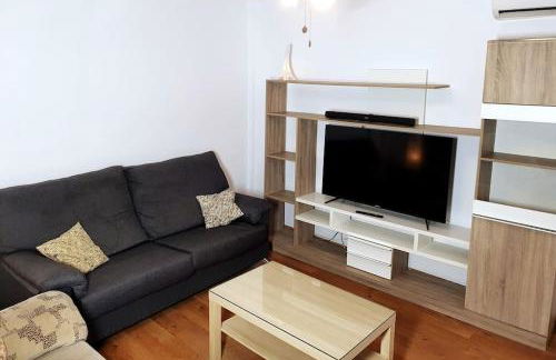 4F, Aire Acondic, 80m2, 2 dormitorios, 4 huéspedes, WIFI GRATIS - Foto 2