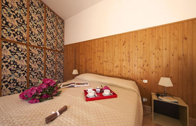 Rododendro Rosso in Ispra - Foto 19