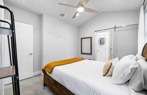 East Side Haven - Blocks from Local Food Legends - Foto 19