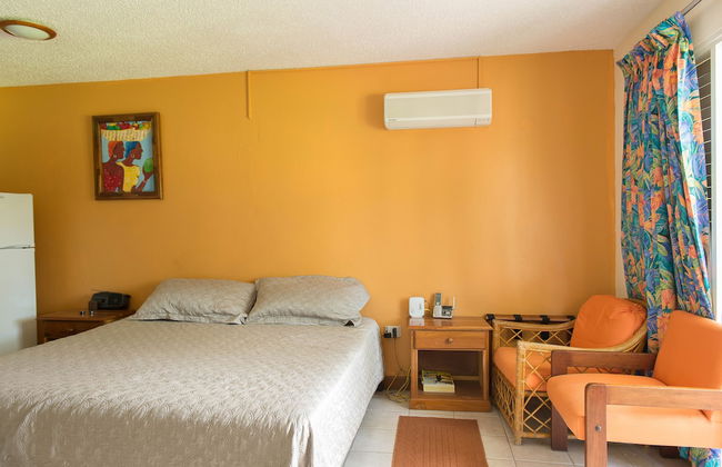 Point Village Studios and Suites - Photo 8