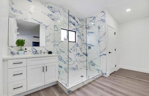 The World's Mansion - Game Room, 9 Bedrooms, HtdPool, Mini Golf, BBQ - Foto 20