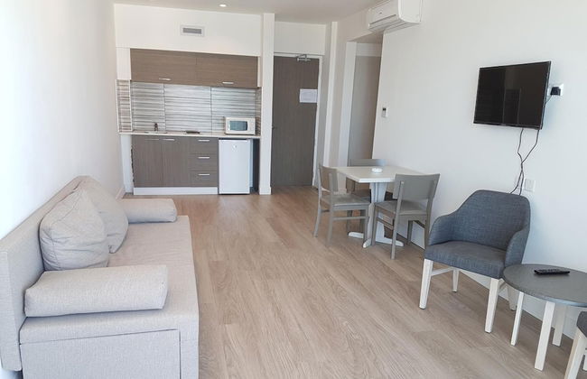 Melini Hotel Suites - Photo 23