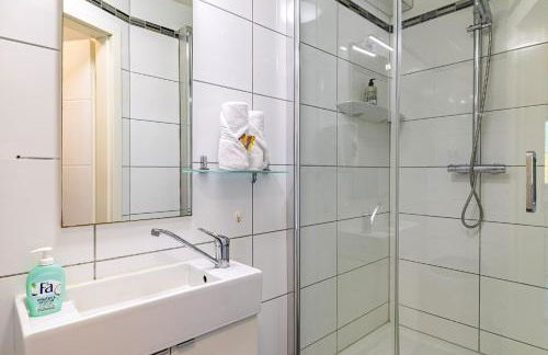 Ruhig gelegenes Reihenhaus Nähe Europapark & Messe, Haustiere kostenlos für Familien und Geschäftsreisende, Rechnung auf Anfrage möglich - Foto 8