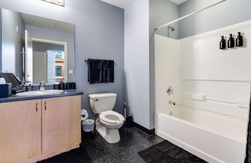 West Loop - City Views With In & Out Parking 2 - Photo 68