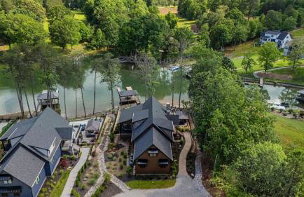 Black Bear Lodge by Avantstay Lakefront, Dock, Pool, Theater Sleeps 20+ - Foto 138