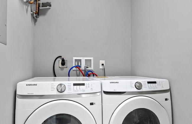 Charming Studio 5 Minutes From Wynwood - Photo 35