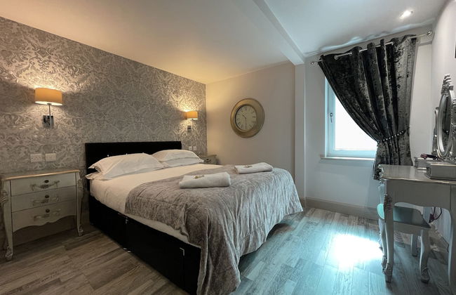 Apartment 19 - Photo 24