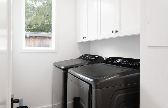 Eastside Home w Awesome Yard - Golf Pool Firepit - Foto 28